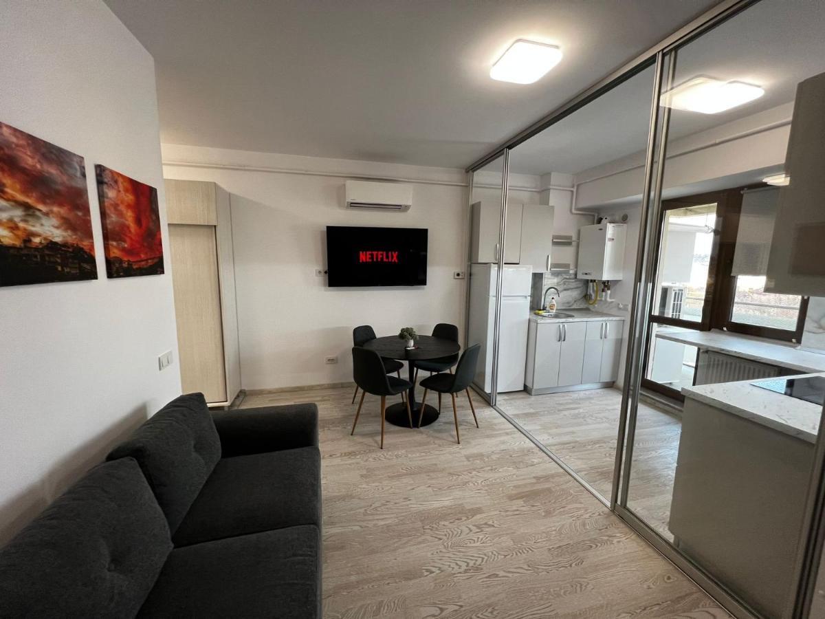 Cozy Apartments - City Center Iasi Ngoại thất bức ảnh