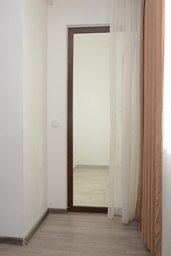 Cozy Apartments - City Center Iasi Ngoại thất bức ảnh