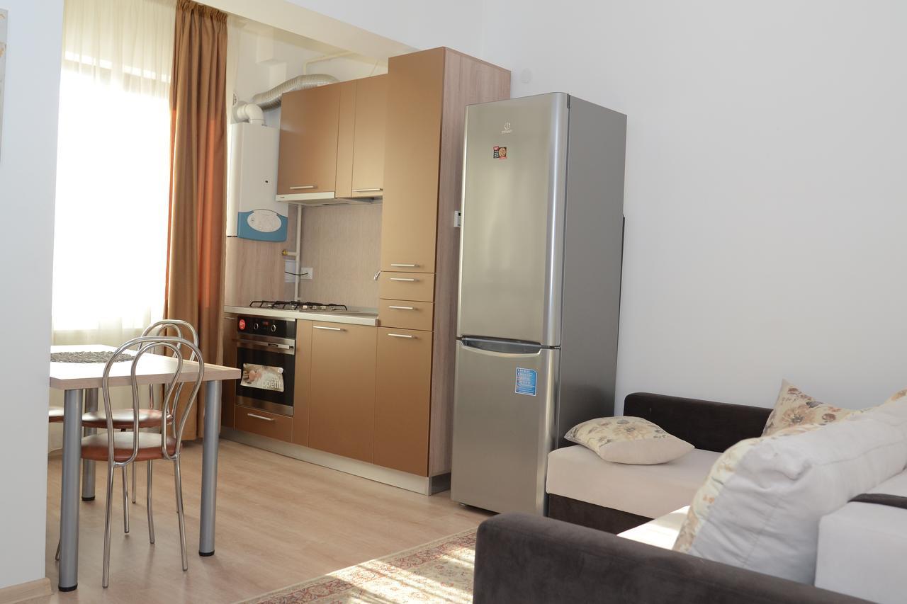 Cozy Apartments - City Center Iasi Ngoại thất bức ảnh