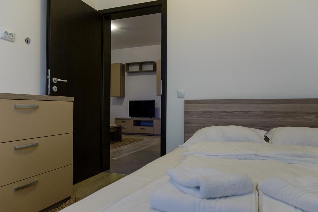 Cozy Apartments - City Center Iasi Ngoại thất bức ảnh