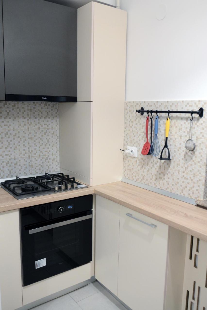 Cozy Apartments - City Center Iasi Ngoại thất bức ảnh